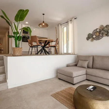 Holiday home 4 Bedroom Awesome In *