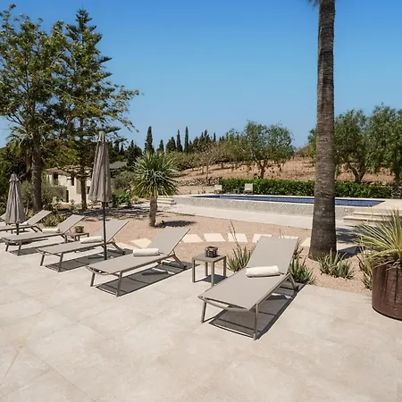 Holiday home 4 Bedroom Awesome In