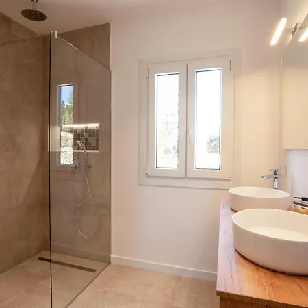 4 Bedroom Awesome In Son Macia (Mallorca)