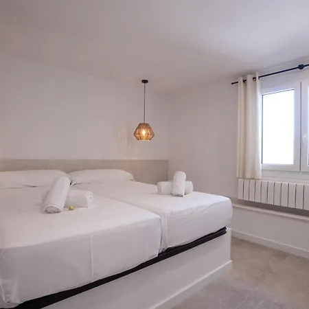 4 Bedroom Awesome In
