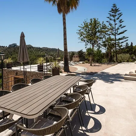 4 Bedroom Awesome In