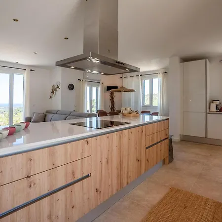 Holiday home 4 Bedroom Awesome In