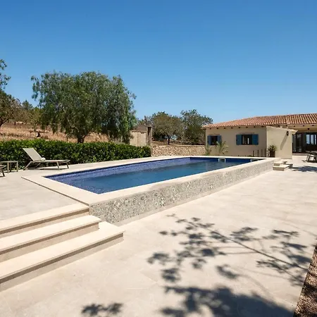 Holiday home 4 Bedroom Awesome In Son Macia (Mallorca)